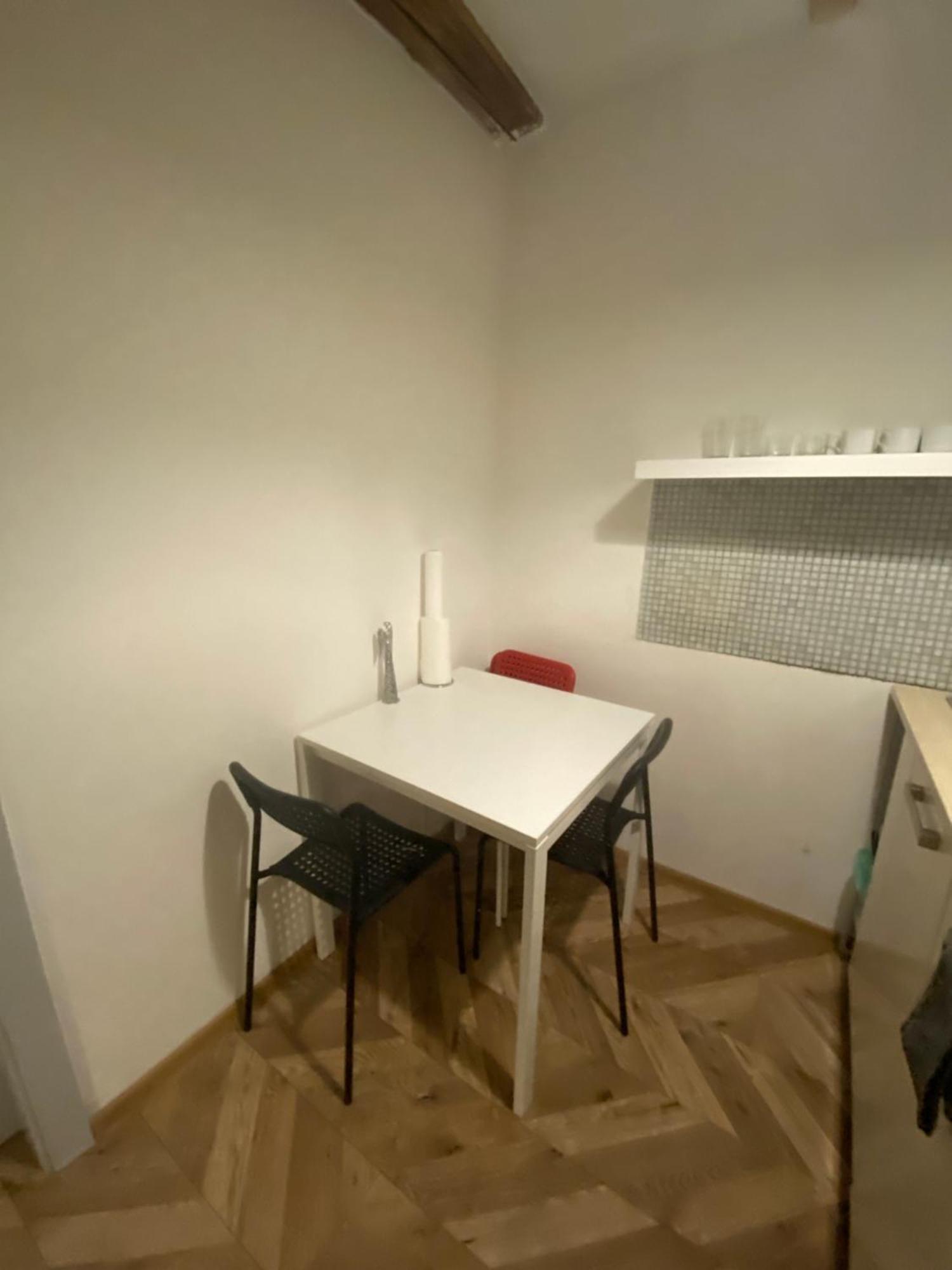 Historical V18 Apartment *